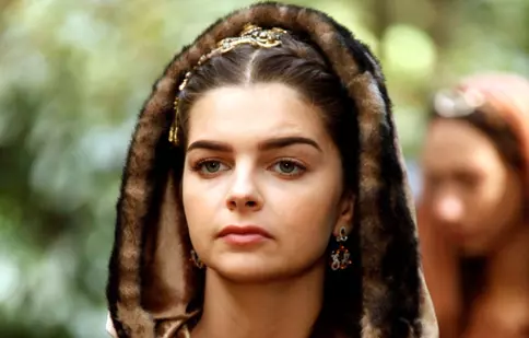 Pelin Karahan îşi face debutul în "Suleyman Magnificul"