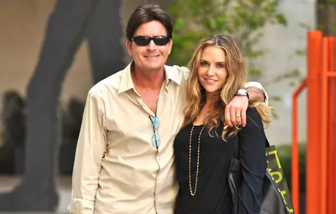 Charlie Sheen a cumpărat o casă pentru Brooke Mueller