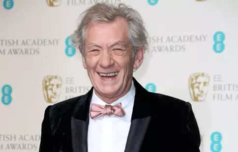 Ian McKellen este atent cu banii