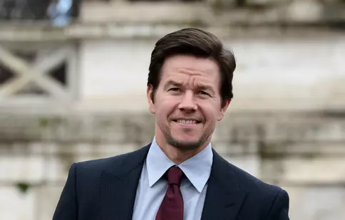 Mark Wahlberg e, în sfârşit, absolvent de liceu!