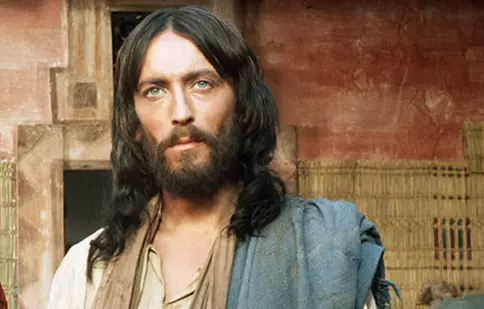 Robert Powell va fi vocea seriei “Biblia”, în Marea Britanie
