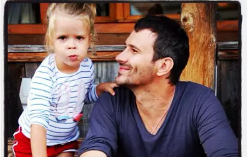 Fetiţa juratului Top Chef Nicolai Tand, pasionată de modă la nici trei ani