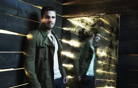 Exclusiv: Steven Amell ne-a vorbit despre noul serial „Arcaşul”