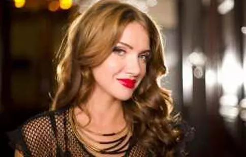 Otilia a lansat videoclipul "On fire"