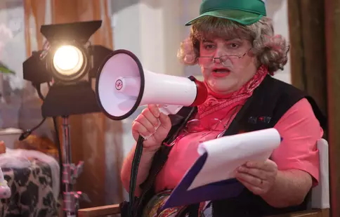 În episodul de diseară, Tanti Florica face terapie prin teatru