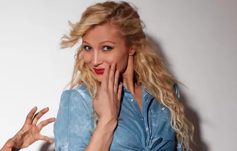 Lora a lansat un nou videoclip, pentru piesa “Puişor”