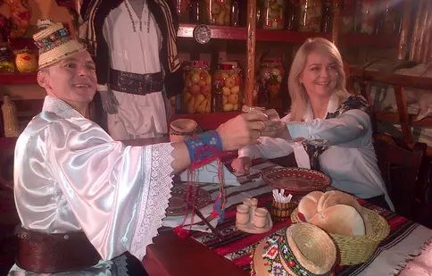 Radu Ille îşi deapănă viaţa la "Destine ca-n filme"