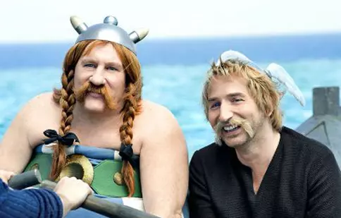 Asterix şi Obelix: În slujba Majestăţii Sale