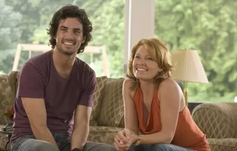 În spatele gratiilor