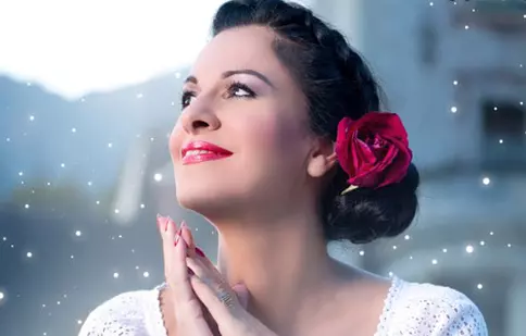 Angela Gheorghiu a lansat colindul “Cântec de Crăciun (Din an în an)”