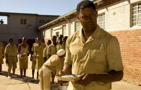 Povestea lui Nelson Mandela, în filmul "Culoarea libertăţii", sâmbătă, la TVR 2 