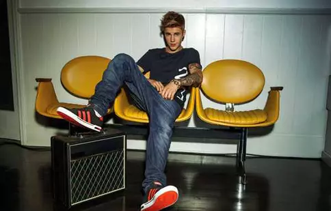 Justin Bieber nu poate dormi nesupravegheat