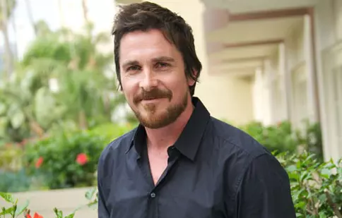 Christian Bale renunţă la cursele de motocicletă