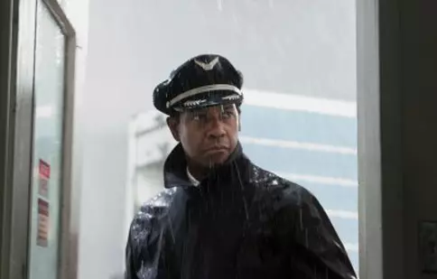 Recomandarea TVmania pentru seara de duminică, 23 aprilie: „Zborul”, cu Denzel Washington