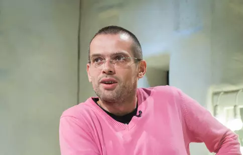 INTERVIUL ALTFEL. Adelin Petrişor e fan Cristina Yang şi „Anatomia lui Grey”