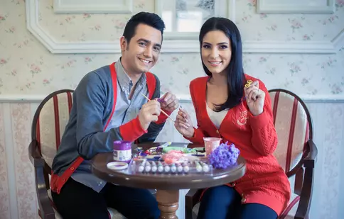 Anca Dumitrescu şi Cătălin Petre fac mărţişoare din paste făinoase