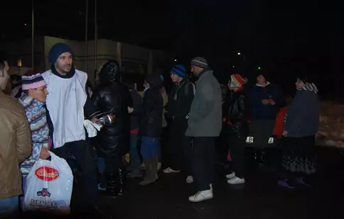 Nicolai Tand a gătit pentru 110 oameni fără adăpost