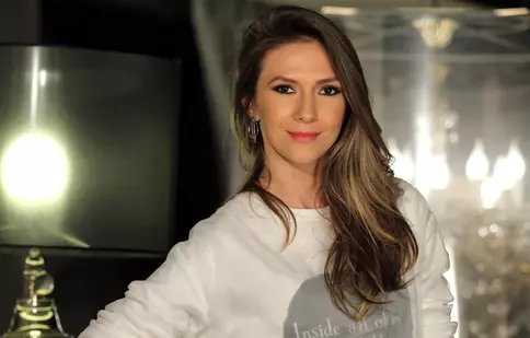 Adela Popescu: ”Mi-ar plăcea să fiu mamă”