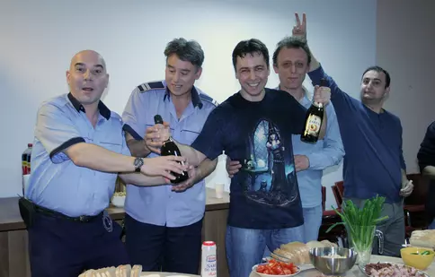 Cătălin Marin, alias Vandamme, sărbătorit de “Trăsniţi” la locul de muncă