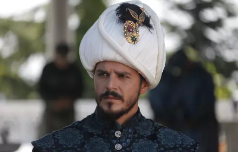 Mehmet Günsür, Mustafa din “Suleyman”, a plecat în vacanţă, în Thailanda
