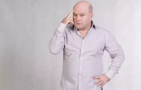 Mistretzu’ de la „Cronică” a primit de ziua lui propriul volum de poezii  