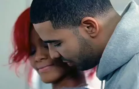 Rihanna şi Drake sunt oficial într-o relaţie serioasă