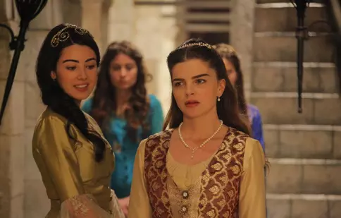 Mihrimah acceptă să se căsătorească cu Rustem, azi, în "Suleyman Magnificul"