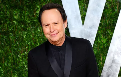Billy Crystal are un serial nou: „The Comedians” (2015)