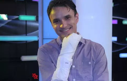 Angel Popescu şi-a rupt mâna la filmările pentru emisiunea „Mondenii”