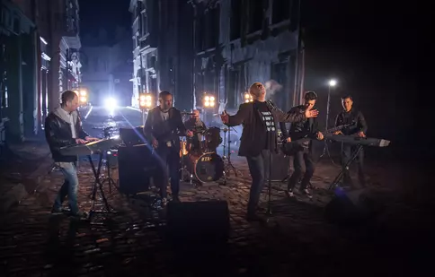 "Eşti fata pentru care cânt", cel mai nou videoclip al trupei Proconsul