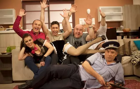 „Trăsniţii” sărbătoresc 1 Mai prin muncă