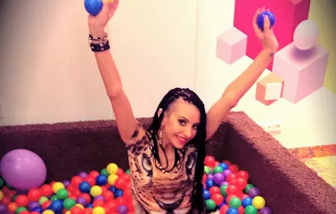 Giulia a lansat videoclipul piesei „Jocuri deocheate”