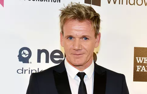 Gordon Ramsay dă fuga la peruci: cheleşte din nou