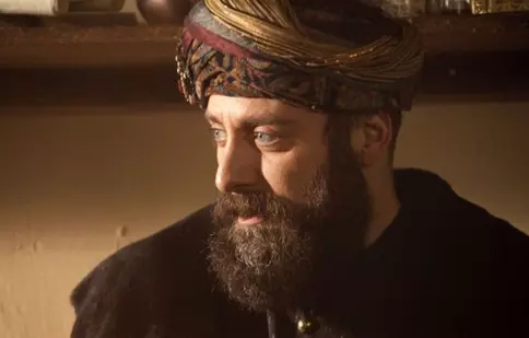 Azi în „Suleyman”: Marele sultan se întoarce din ghearele morţii