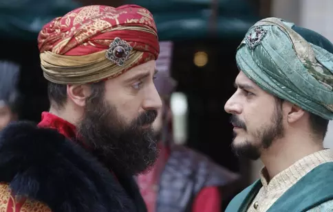 Mustafa face greşeală după greşeală, azi, în „Suleyman Magnificul”