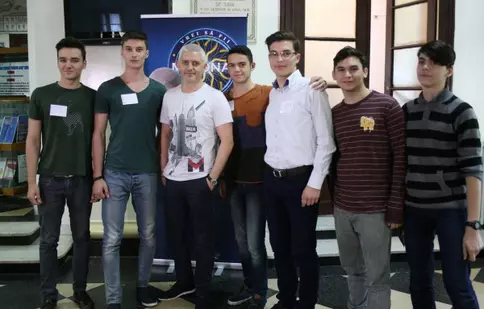 Preselecții pentru “Vrei să fii milionar?”: Virgil Ianţu caută milionari în liceele bucureştene