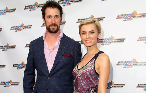 Noah Wyle („Spitalul de urgenţă”) s-a însurat cu iubita, Sara Wells