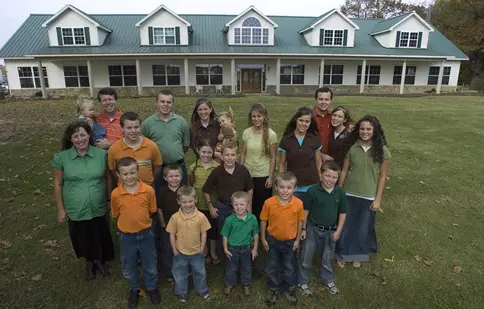 „O familie numeroasă”, noua serie de la TLC, începe sâmbătă