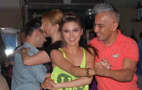 Cum a ajuns Wilmark profesor de salsa pentru Theo Rose („KIDSing”)