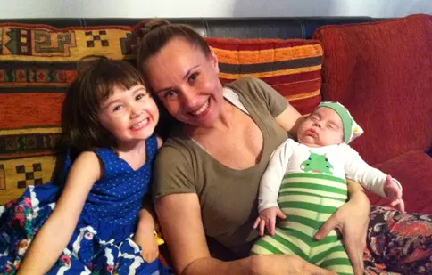 Fosta „bebeluşă” Oana Ioniţă şi-a botezat băieţelul