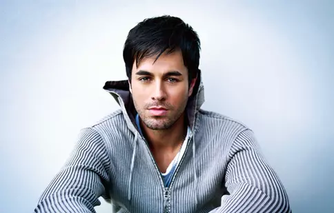 Enrique Iglesias cântă pe coloana sonoră a telenovelei „Reina de Corazones”