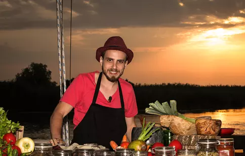 Unul dintre jurații "MasterChef" participă la emisiunea "Trăiește-ți vara"