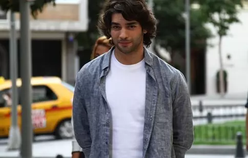 Sukru Ozyildiz (“Dragoste la prima vedere”): “Nu pot avea o relație cu o femeie neîngrijită”