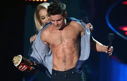 Zac Efron, cel mai sexy bărbat al anului 2014 | Vezi topul complet
