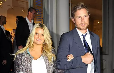 Jessica Simpson s-a căsătorit cu Eric Johnson