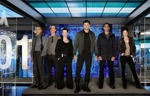 Premieră: „Aproape oameni”, noul serial de la Universal Channel | VIDEO