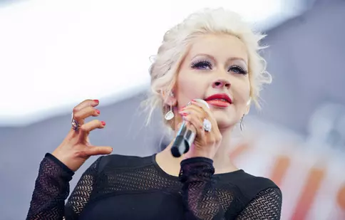 Christina Aguilera vrea să slăbească în patru luni