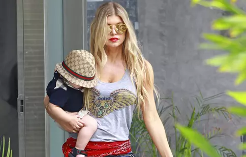 Fiul lui Fergie a început să meargă