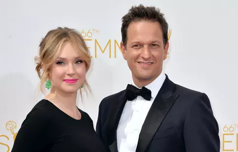 Josh Charles şi soţia lui, Sophie Flack, vor deveni părinţi