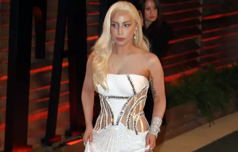 Lady Gaga se mărită în spațiu
